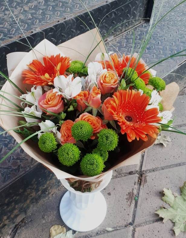 Букет цветов из: Герберы, Хризантемы, Альстромерии и Розы в Разумном