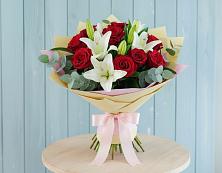 Букет цветов из:  Лилии и Розы в Разумном