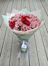 Букет цветов из:  Альстромерии в Разумном