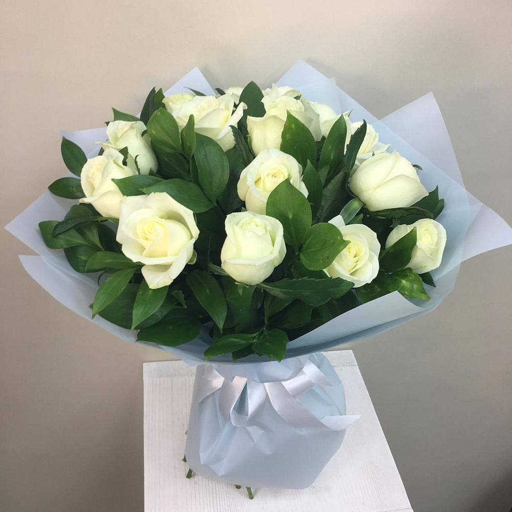 Букет 15 Белых роз Проуд в Разумном