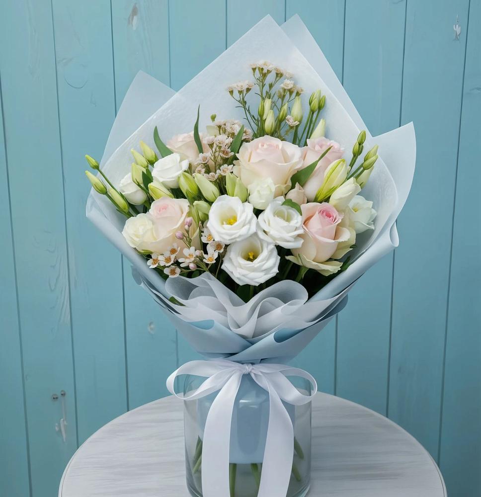 Букет цветов из: Розы и Лизиантусы в Разумном