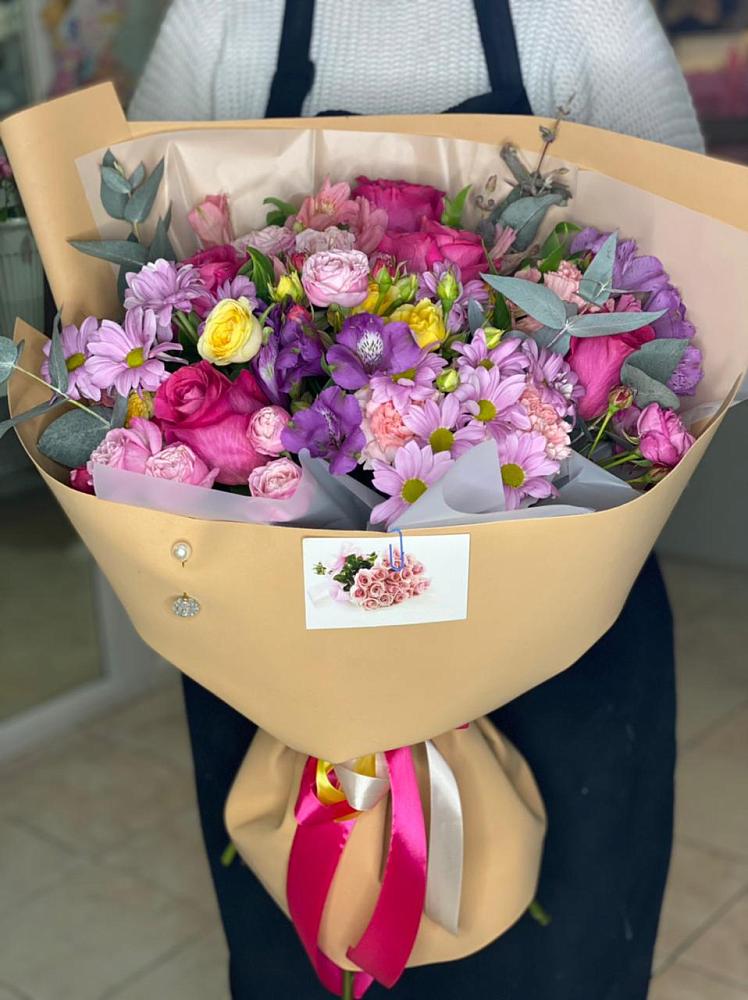 Букет цветов из: Хризантемы, Гвоздики и Альстромерии в Разумном