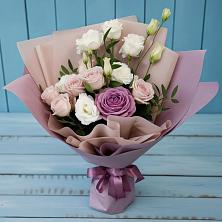 Букет цветов из:  Розы и Лизиантусы в Разумном