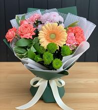 Букет цветов из:  Гвоздики, Розы, Герберы и Хризантемы #REPLACE_PRED# Разумном