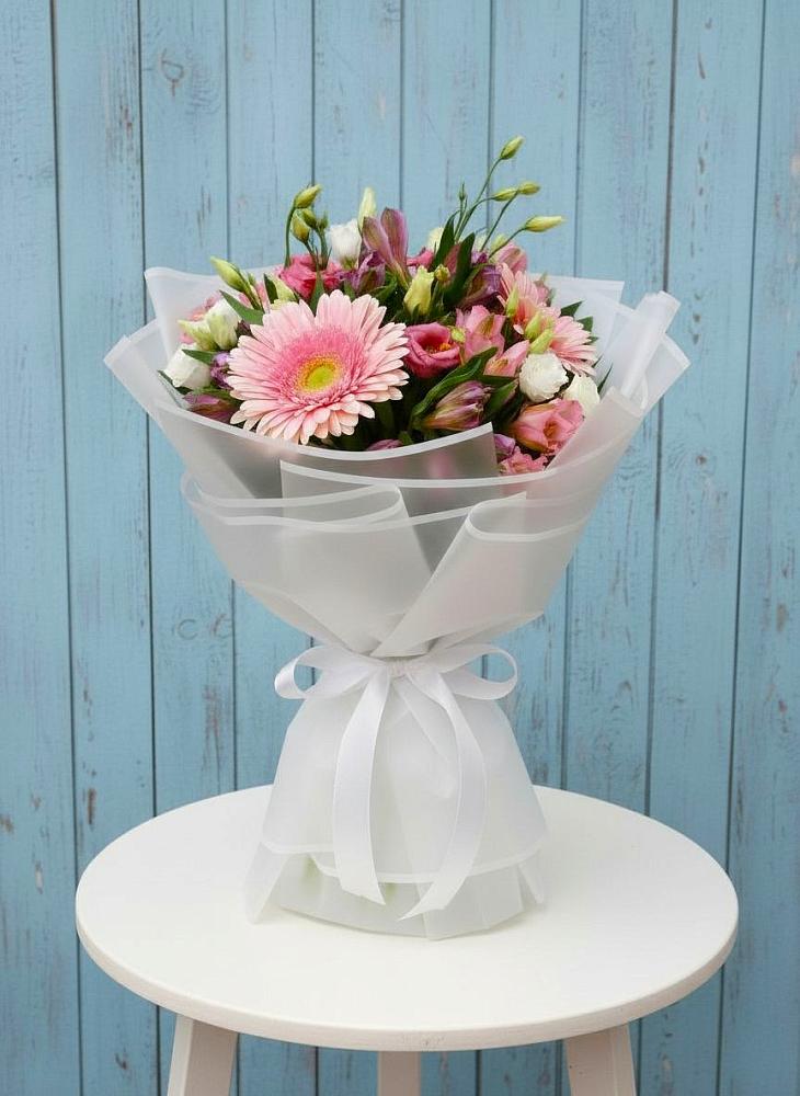 Букет цветов из: Герберы, Альстромерии и Лизиантусы в Разумном