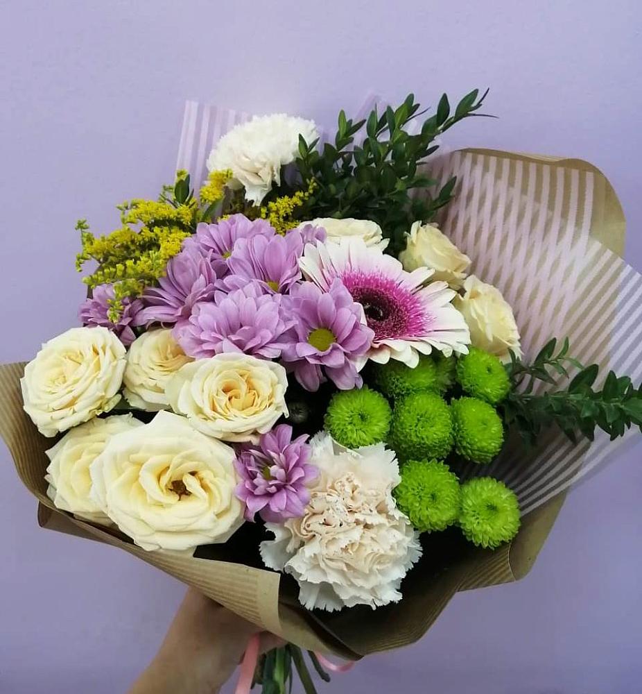 Букет цветов из: Хризантемы, Розы, Гвоздики и Герберы в Разумном
