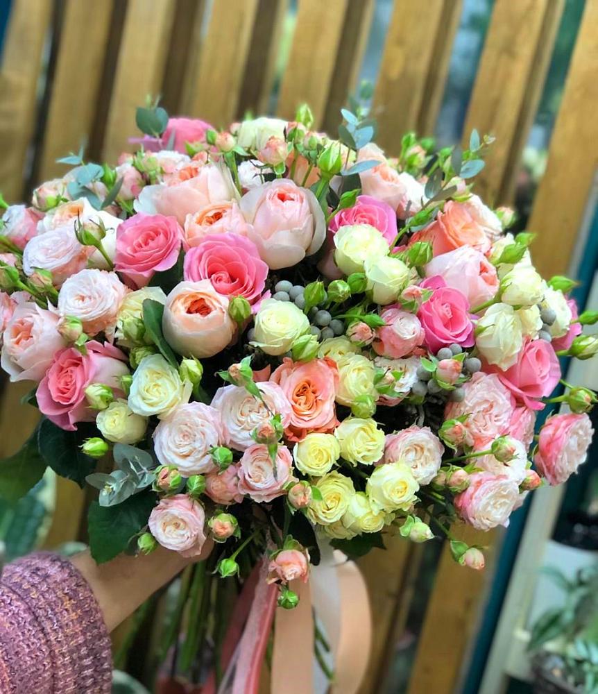 Букет цветов из: Розы в Разумном