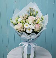 Букет цветов из:  Розы и Лизиантусы в Разумном