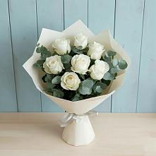 Букет Белые розы в Эвкалипте в Разумном