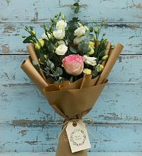 Букет цветов из:  Розы и Лизиантусы в Разумном