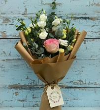 Букет цветов из:  Розы и Лизиантусы в Разумном