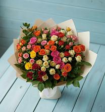 Букет Микс из разноцветных кустовых роз в Разумном